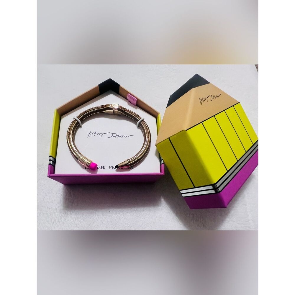 BETSEY JOHNSON Brown Gold Glitter
Pencil Hinge Bracelet Teacher Gift
Idea New